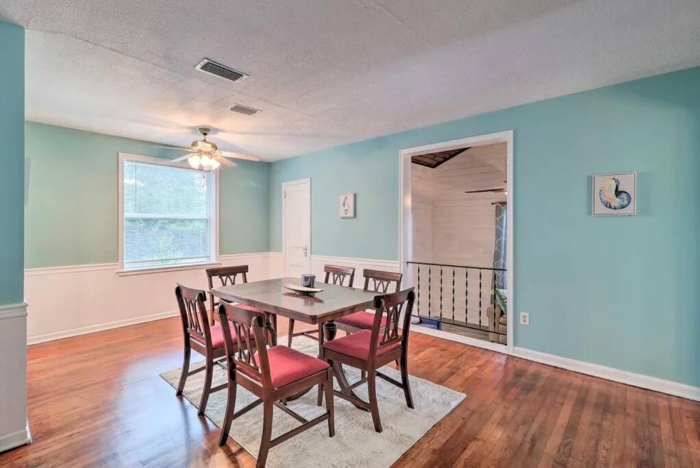Holiday home Pool Sleeps 6 With Large Fenced Yard
